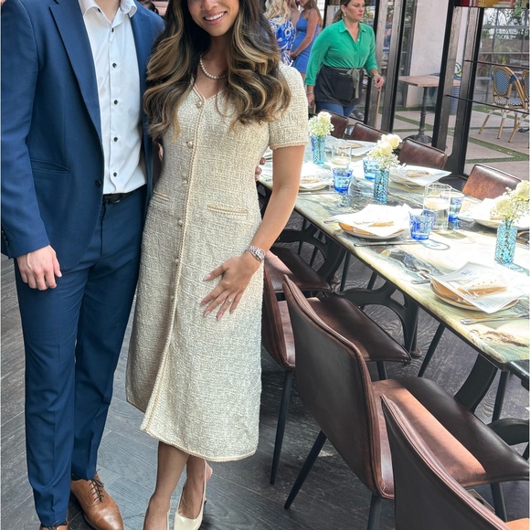 V-Neck Button Front Tweed Midi Dress - Picture 3 of 9